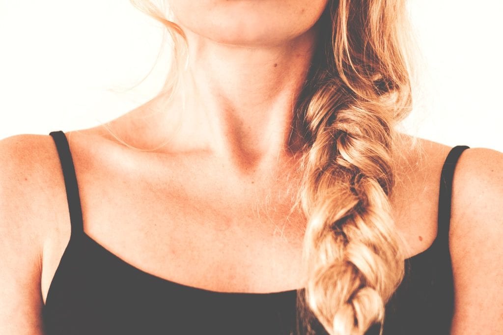 Closeup shot of a woman's upper body part